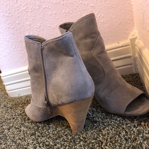 Shoes - Picture 3 of 3